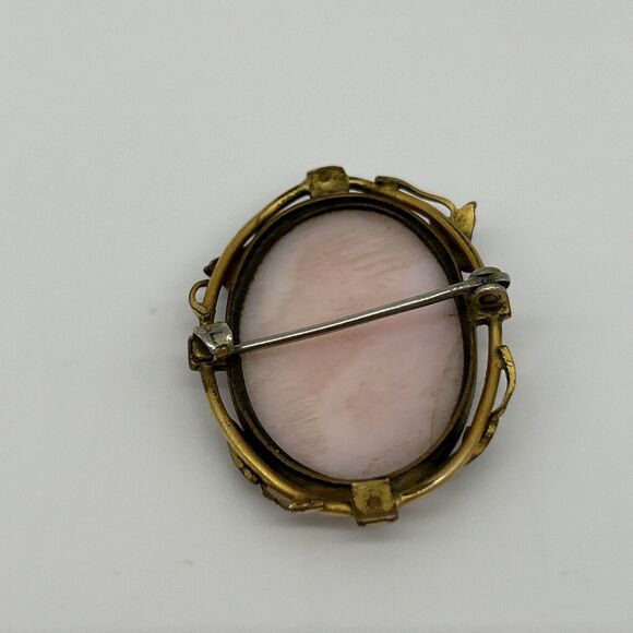 Antique GLP Carved Shell Cameo Brooch Pin Gold Tone Leaf Detail Faux Pearls - Picture 5 of 13